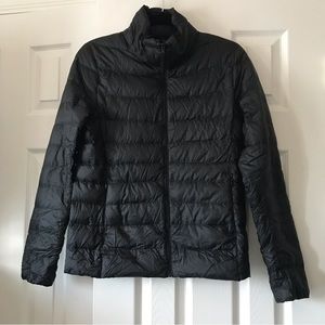 UNIQLO Light Down Jacket Womens Size Medium Black Quilted packable Puffer